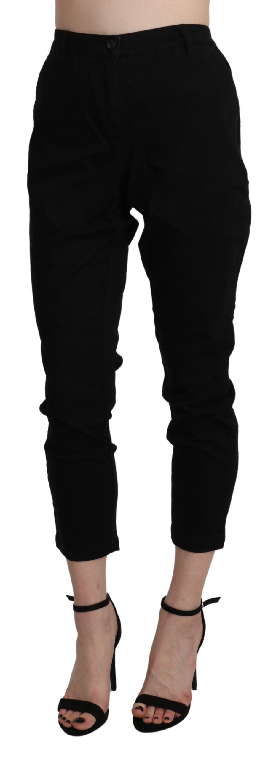 Acht Schwarze Caprihose aus Baumwolle mit hoher Taille und schmalem Schnitt