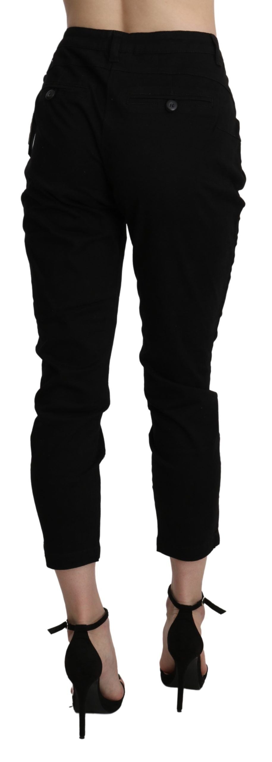 Acht Schwarze Caprihose aus Baumwolle mit hoher Taille und schmalem Schnitt