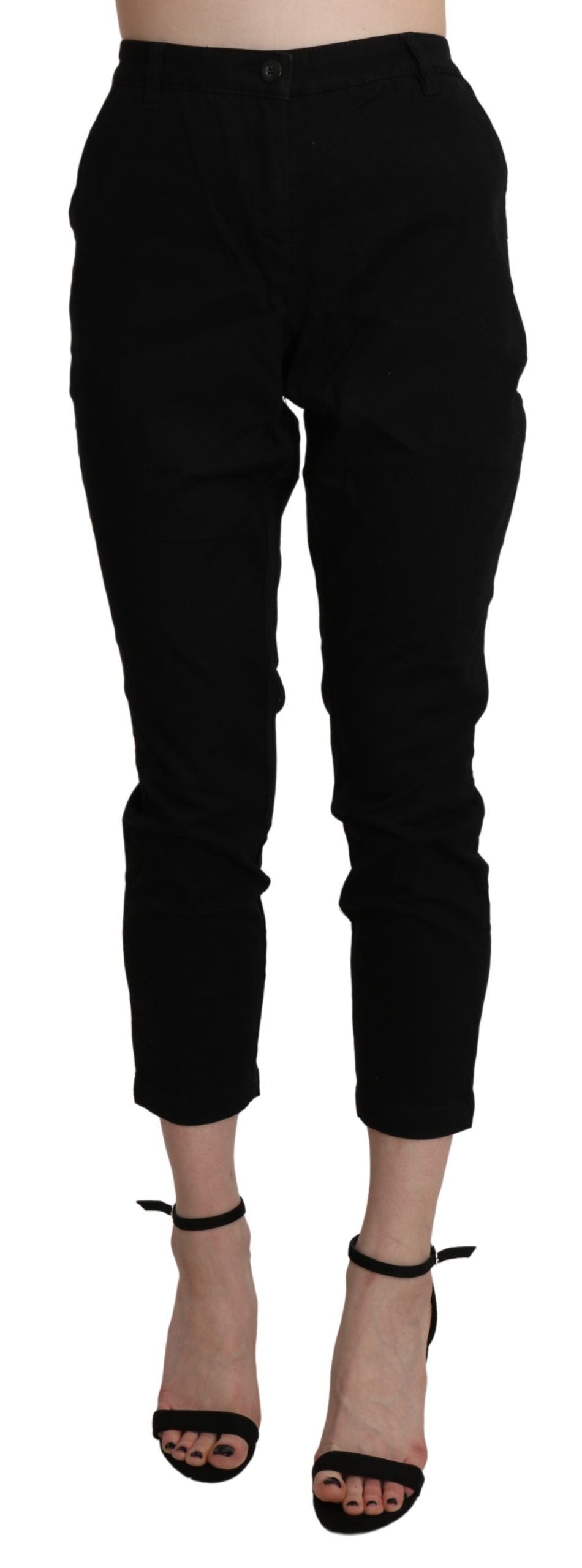 Acht Schwarze Caprihose aus Baumwolle mit hoher Taille und schmalem Schnitt