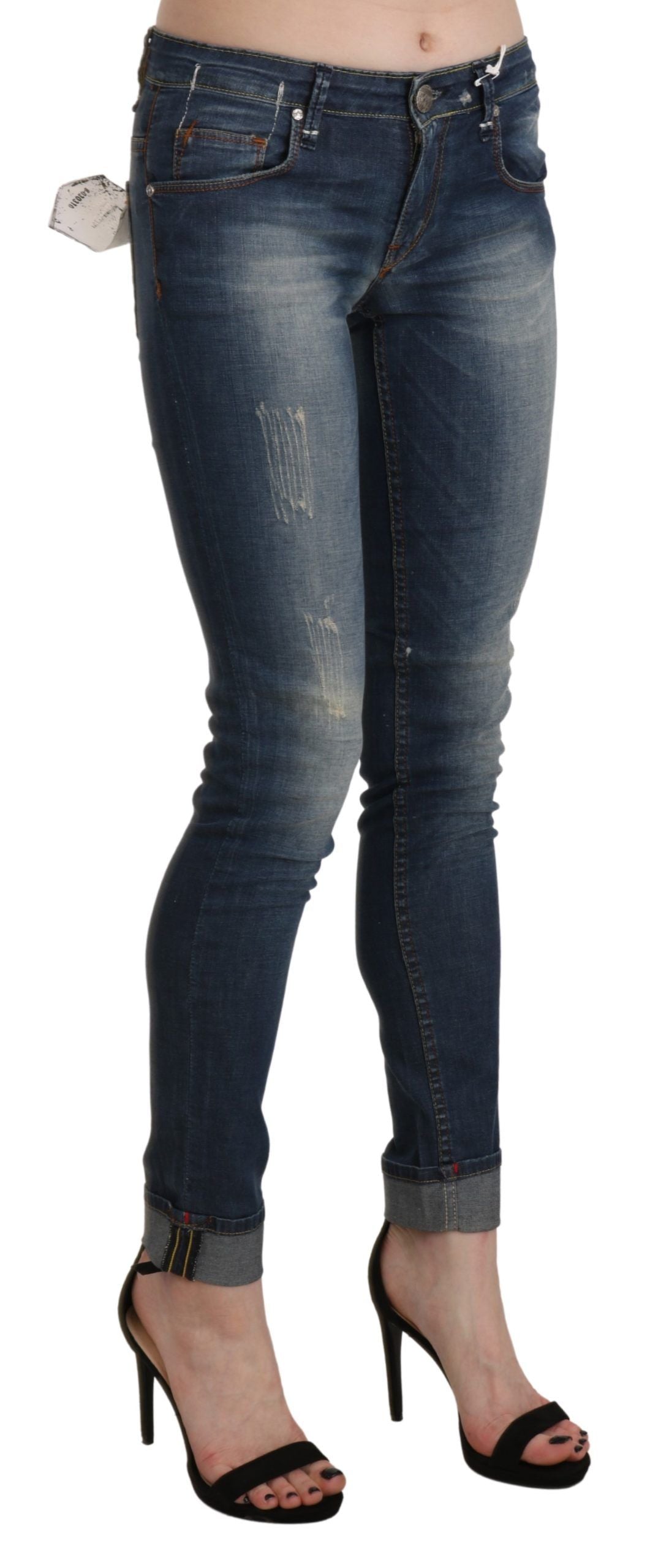 Acht Blaue, gewaschene, tief sitzende, abgeschnittene Denim-Hose