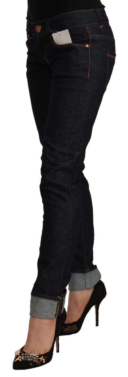 Acht Schwarze Slim Fit Denim Jeans aus Baumwolle mit niedriger Taille