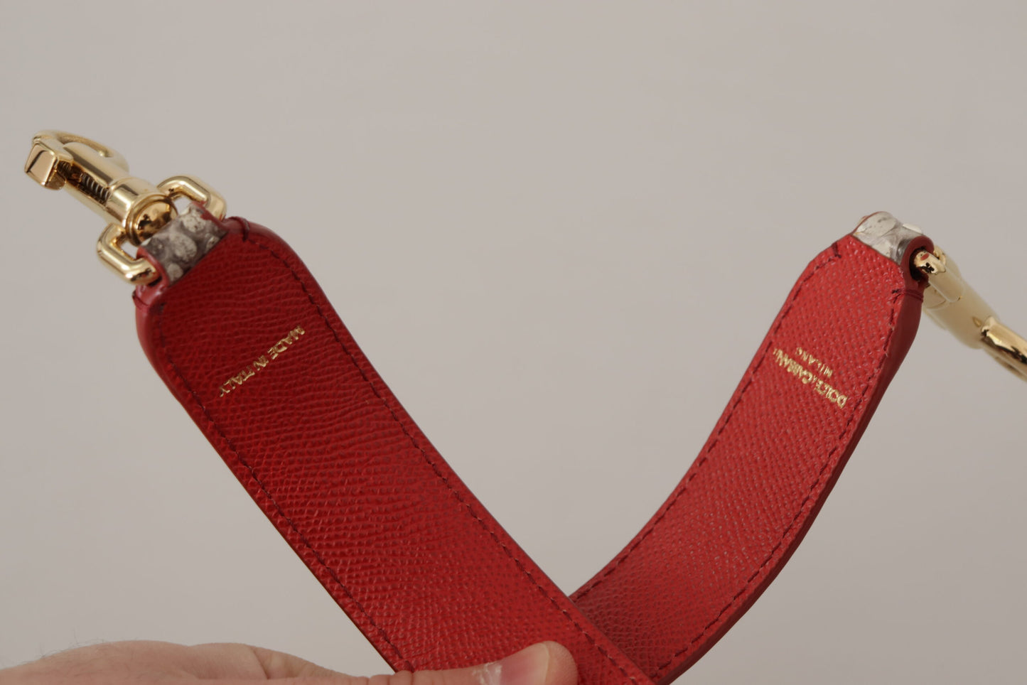 Dolce & Gabbana Beigefarbener Schulterriemen aus exotischem Leder mit Nieten