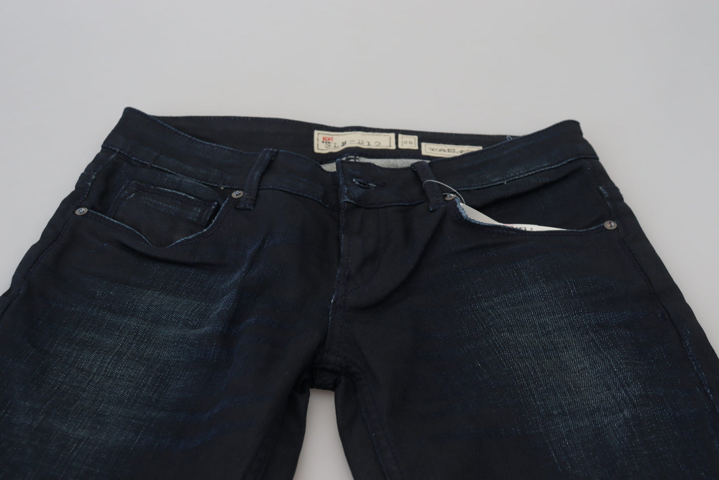 Acht Blaue Low Waist Slim Fit Damen Denim Jeans