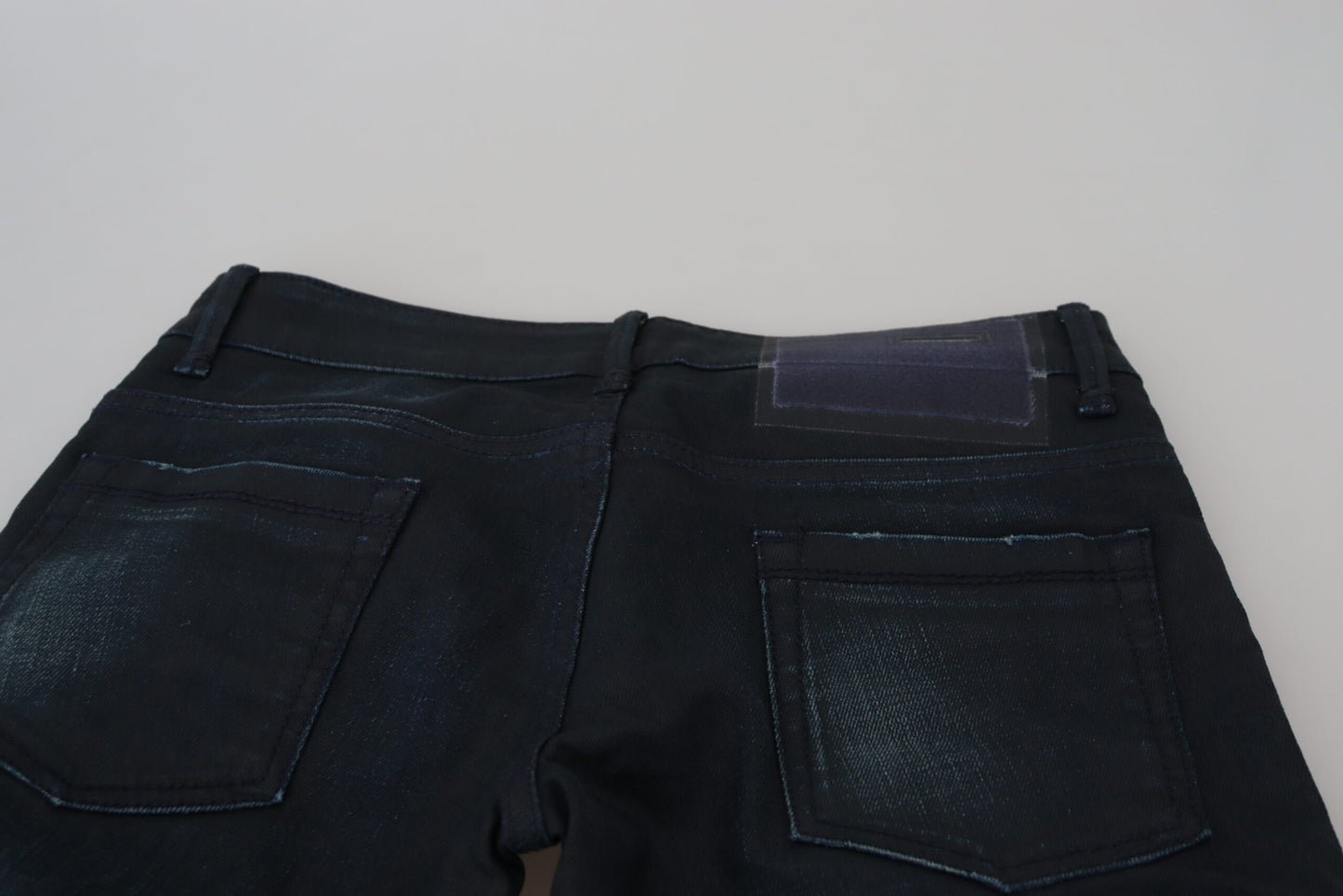 Acht Blaue Low Waist Slim Fit Damen Denim Jeans
