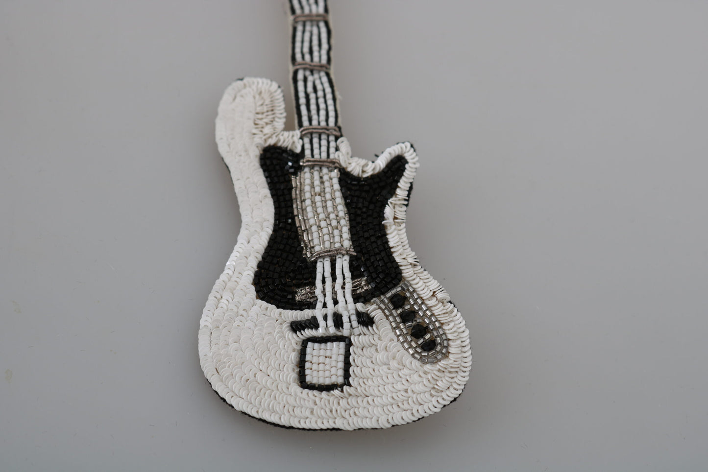 Dolce & Gabbana Gold Messing Perlen Gitarre Pin Accessoire Brosche