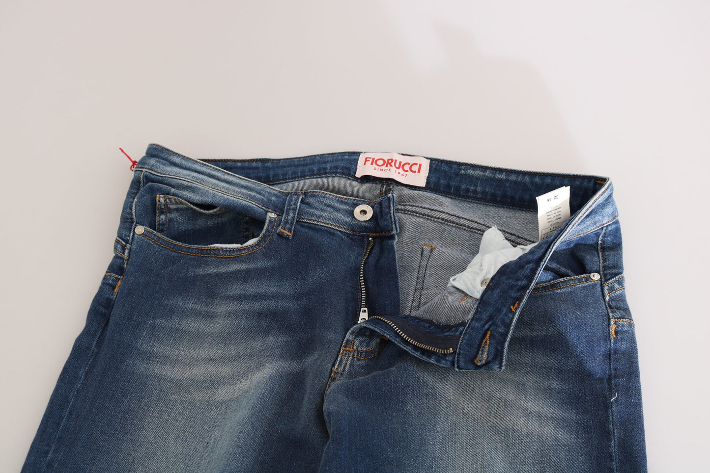 Fiorucci Blaue gewaschene Jeans mit mittlerer Taille und schmaler Passform aus Denim