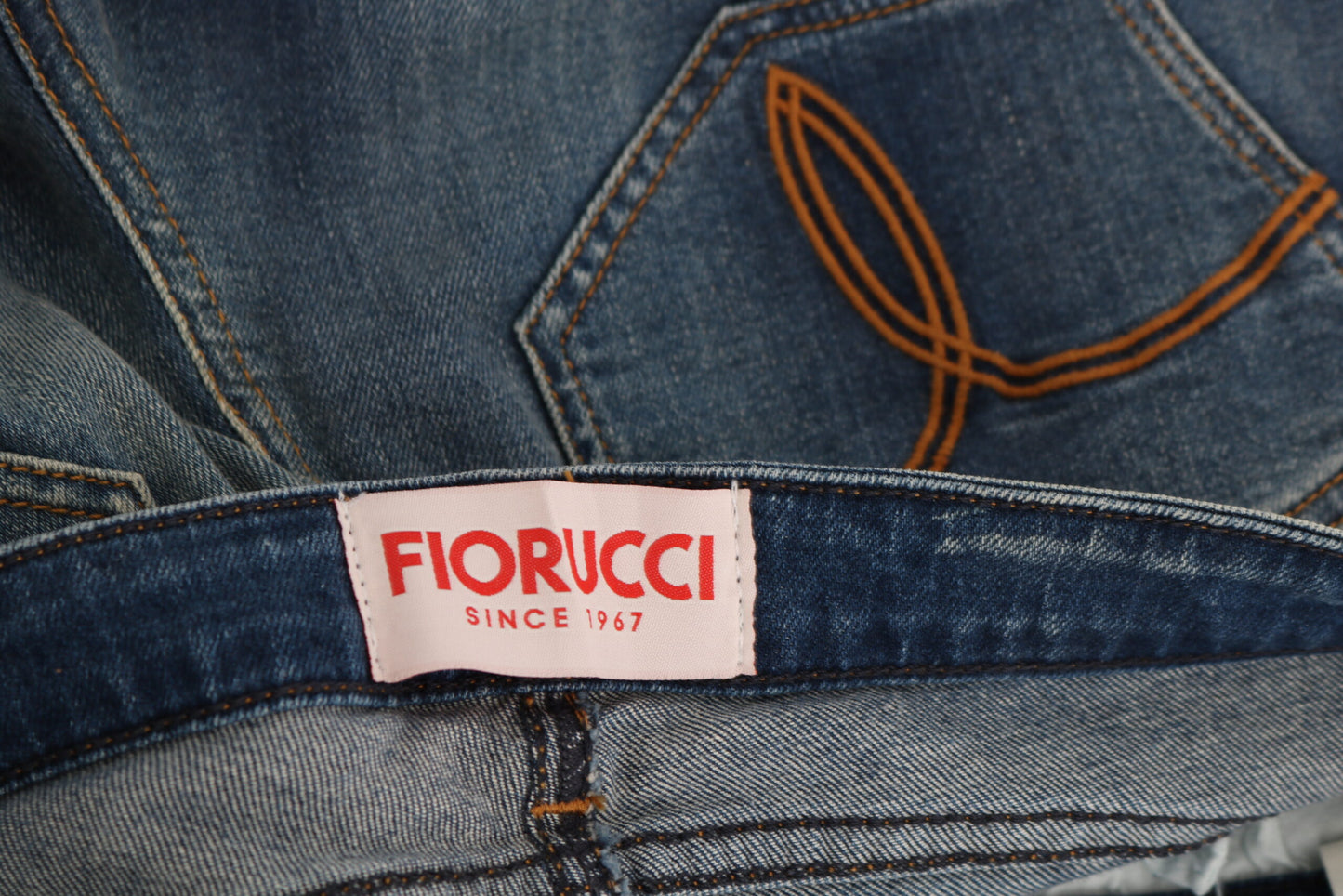 Fiorucci Blaue gewaschene Jeans mit mittlerer Taille und schmaler Passform aus Denim