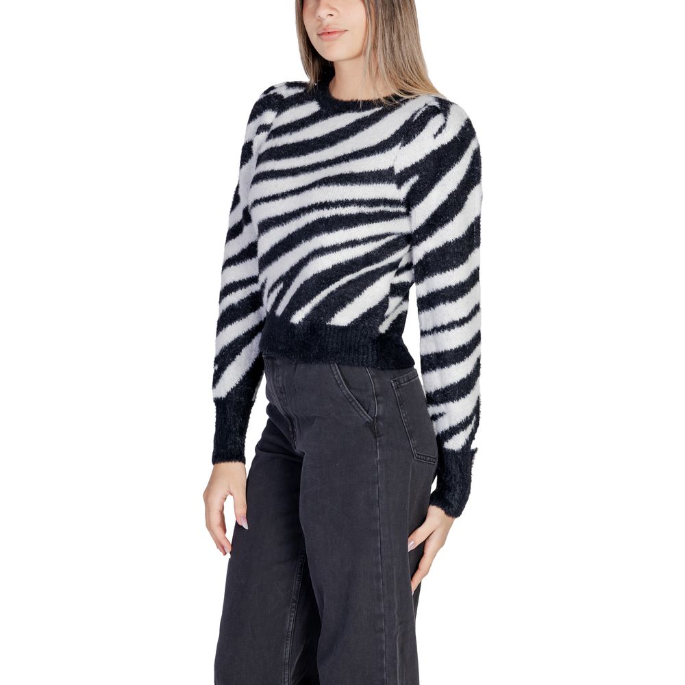 Only Schwarzer Nylon-Pullover