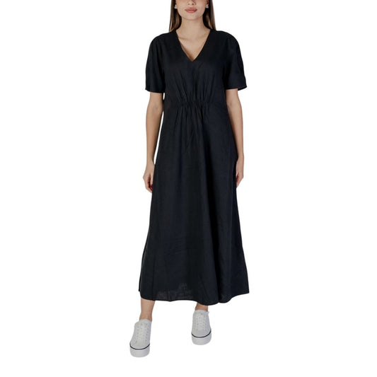 B.Young Schwarzes Leinen-Maxikleid