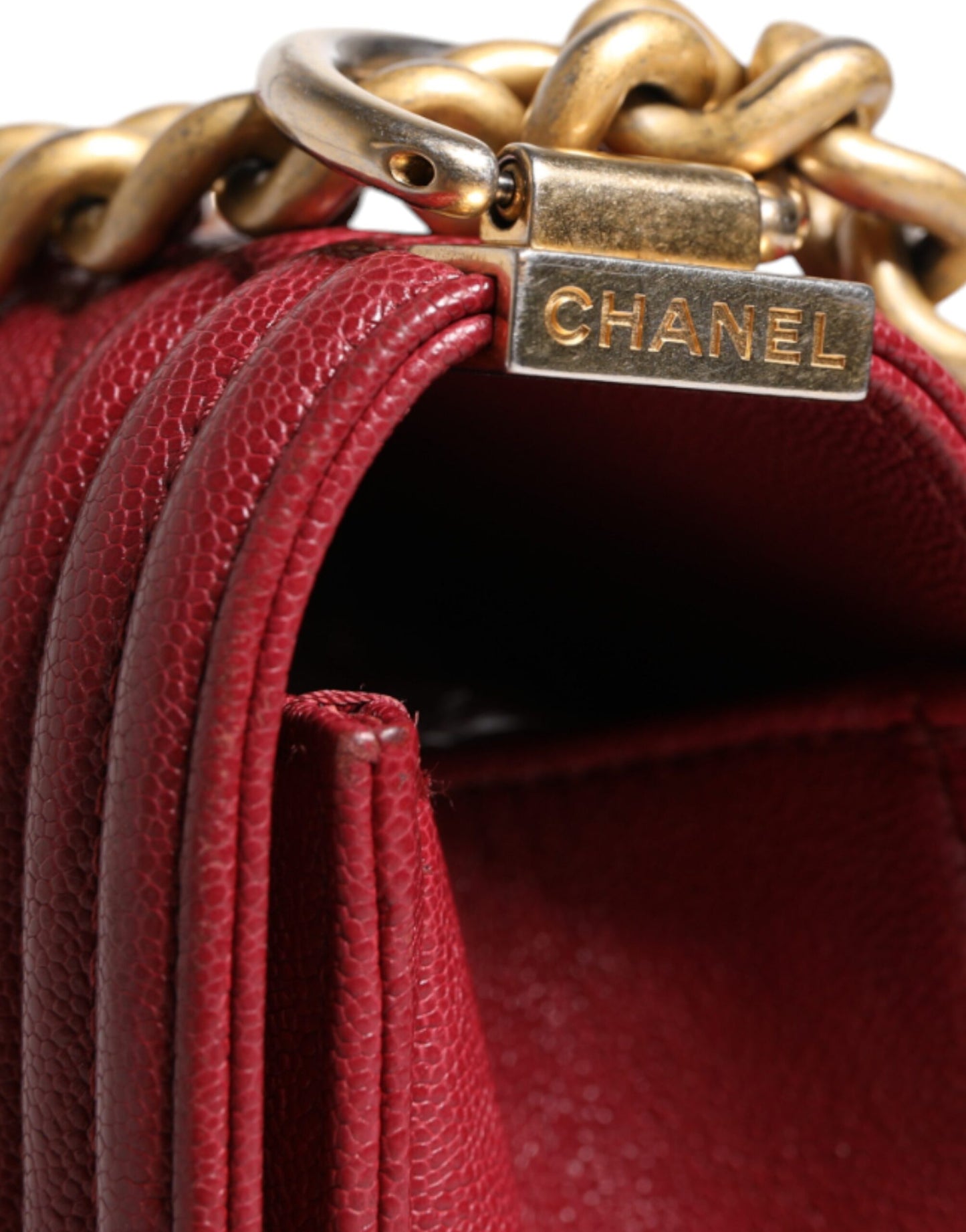 Chanel Mittlere Umhängetasche aus rotem Lammleder mit doppelter Goldkette