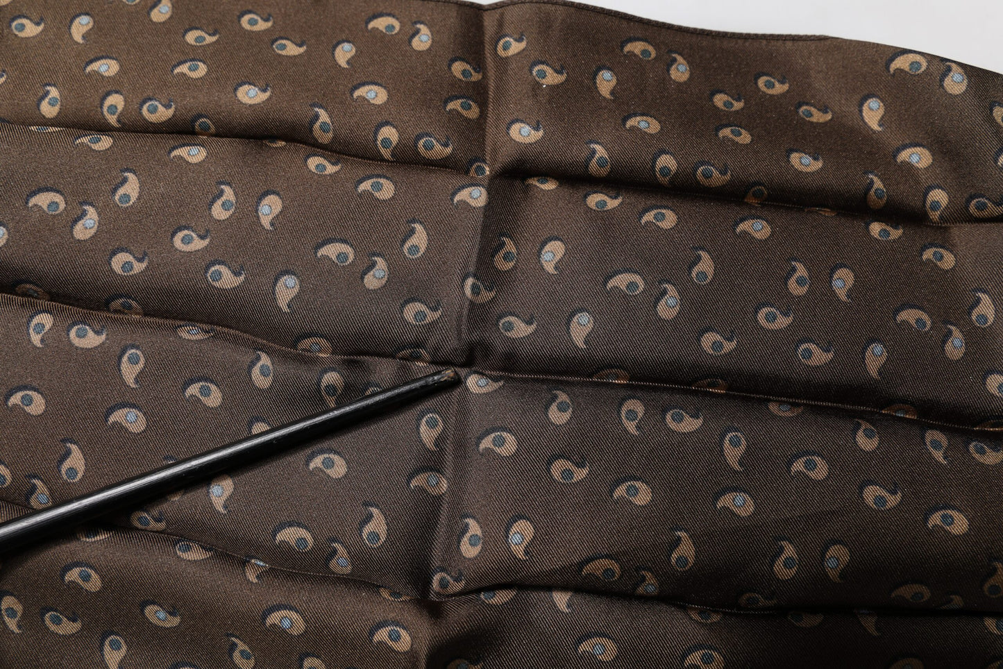 Dolce & Gabbana Brauner Fantasy Seidenhalstuchschal