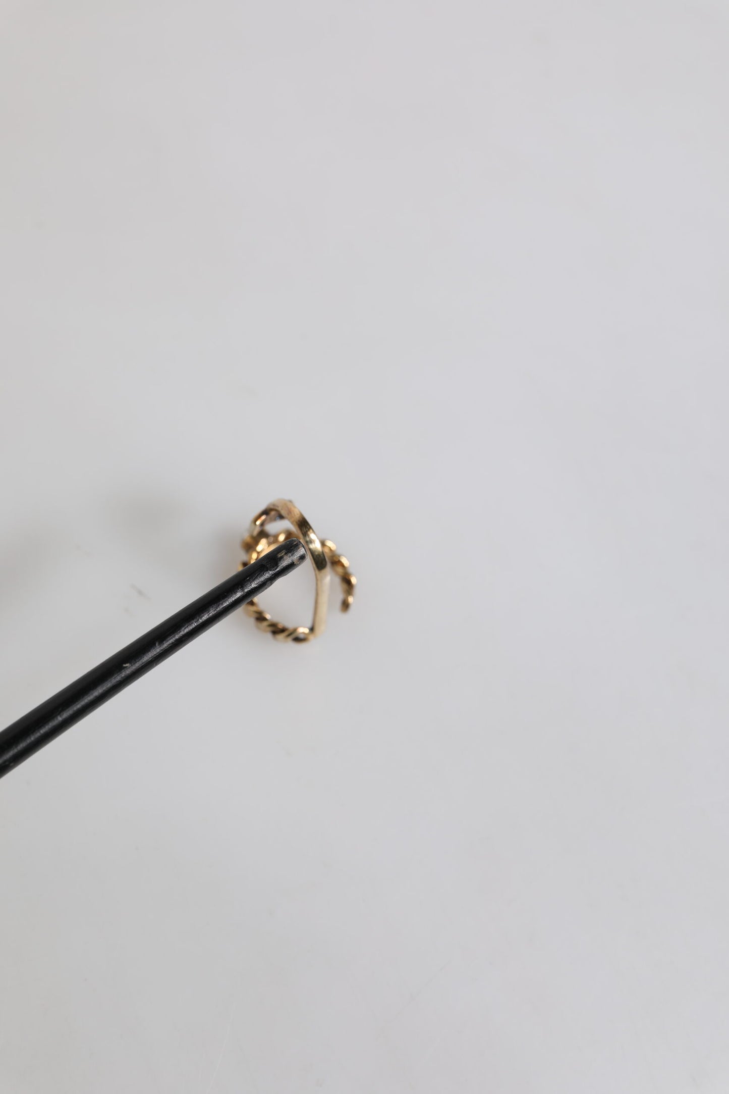 Dolce & Gabbana Gold-Ton graviert Logo klare Kristalle einstellbar Ring