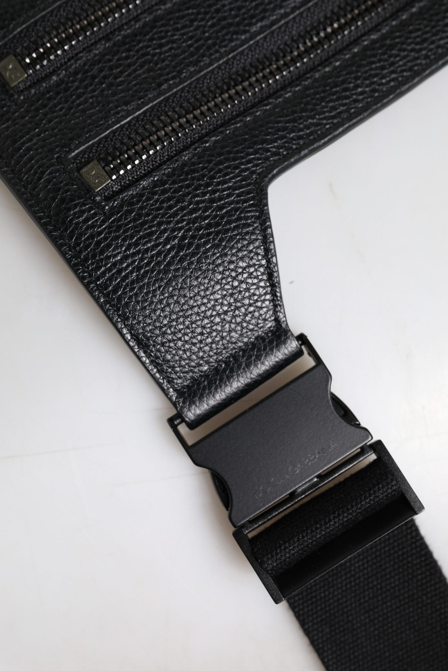 Dolce & Gabbana Schwarze Messenger-Crossbody-Tasche aus Kalbsleder