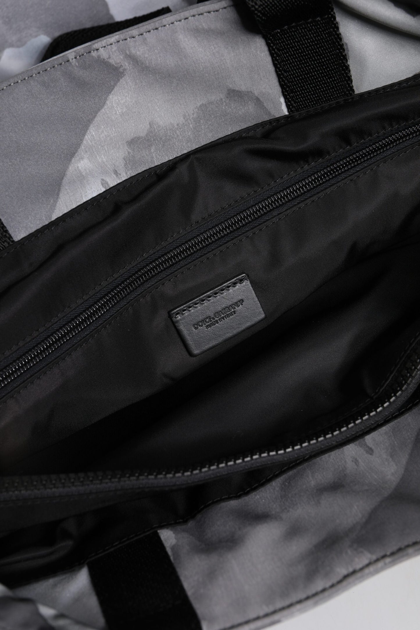 Dolce & Gabbana Schwarzer Camouflage-Schulterriemen Logo-Plakette Tasche