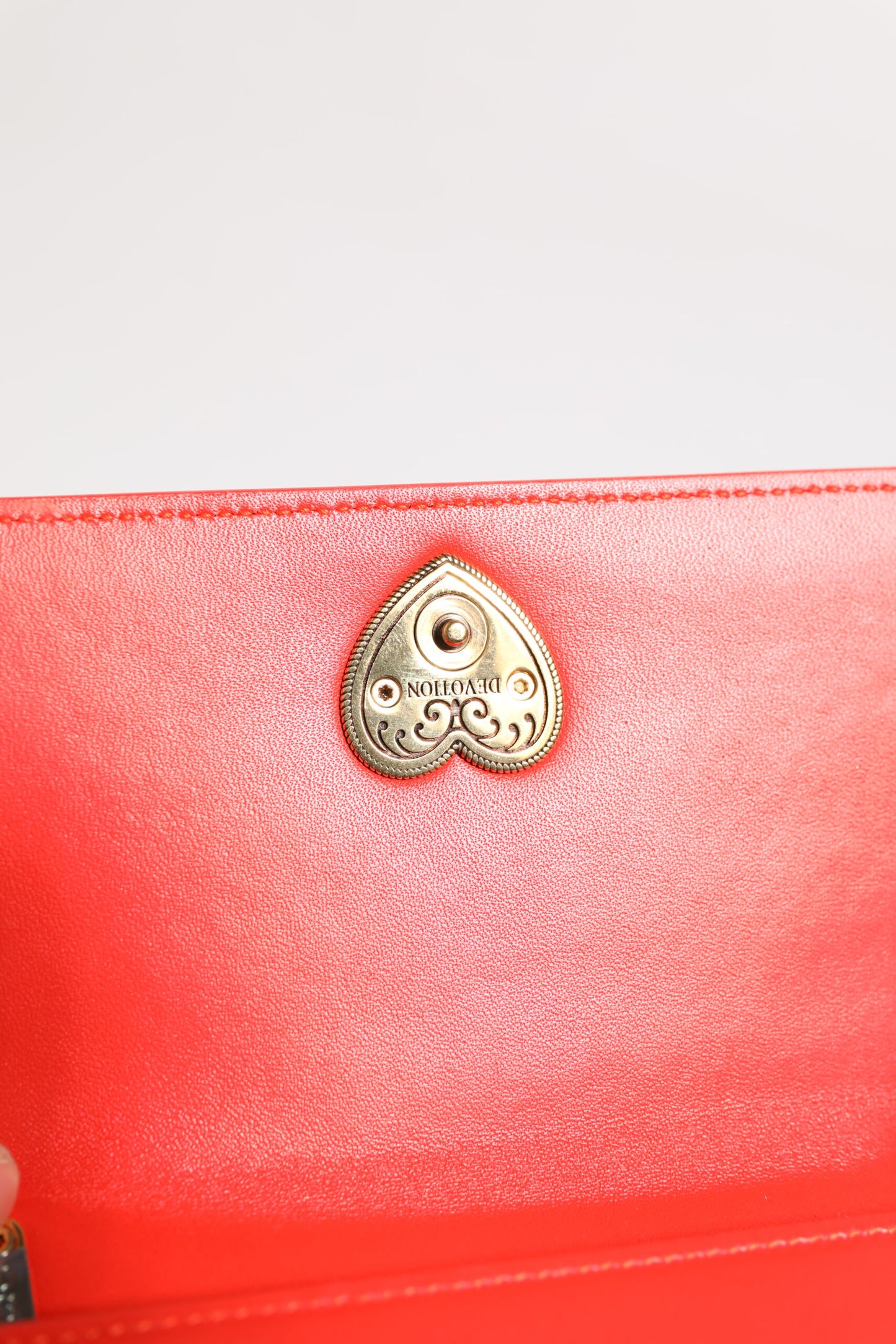 Dolce & Gabbana Rote Leder gesteppte Hingabe Crossbody Handyhülle Tasche