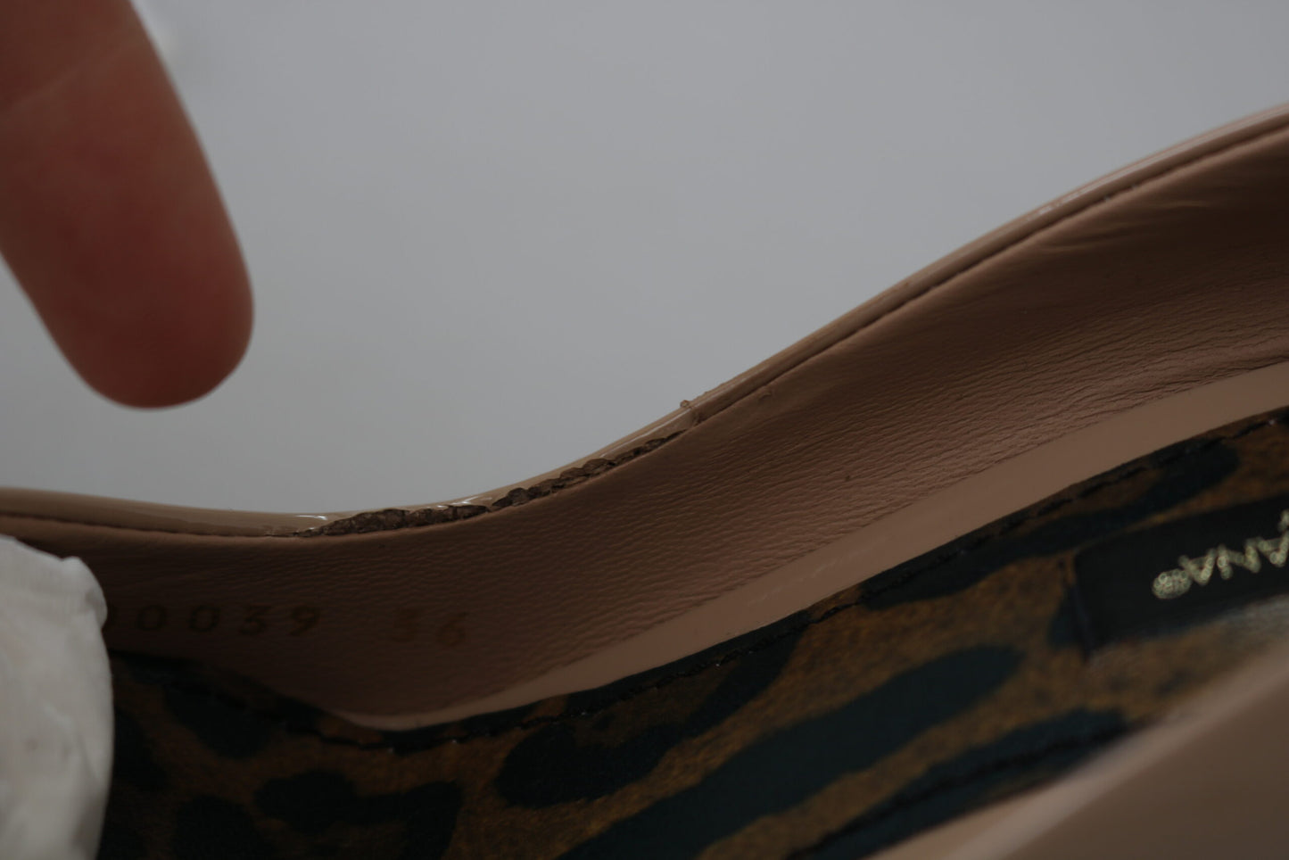 Dolce & Gabbana Beige Lackleder Stilettoabsatz Pumps