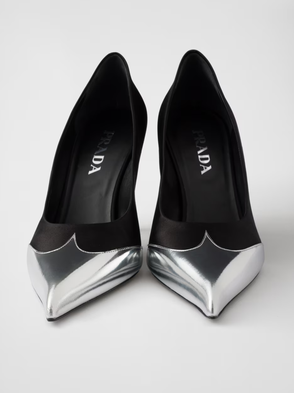 Prada Pumps aus schwarzem Satin und silbernem Metallic-Leder