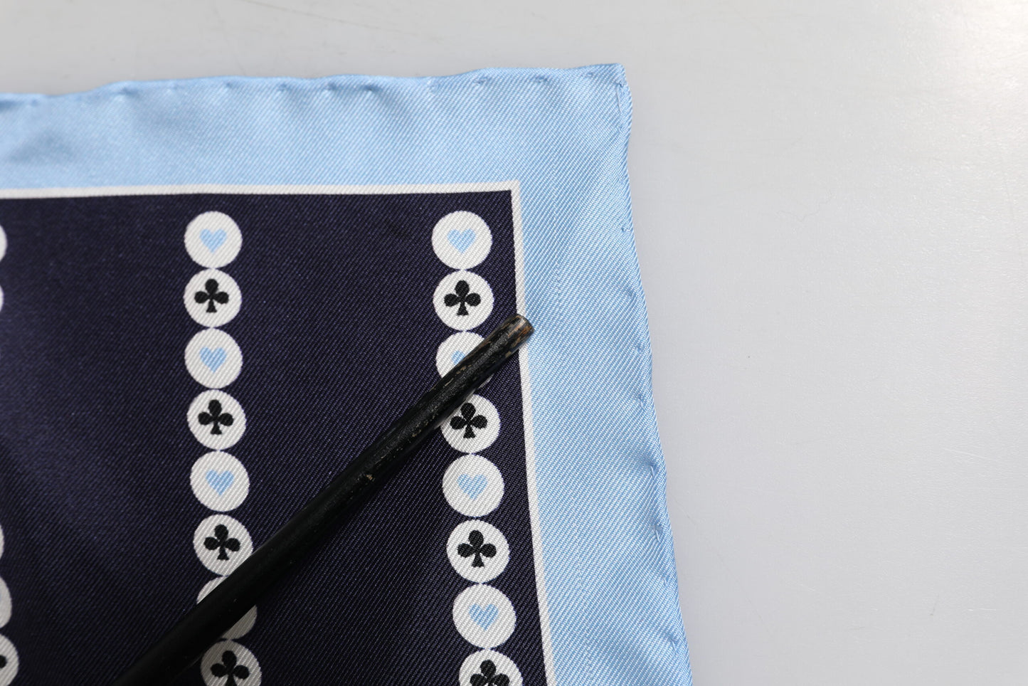 Dolce & Gabbana Blau bedruckte Seide Quadrat Männer Foulard Schal