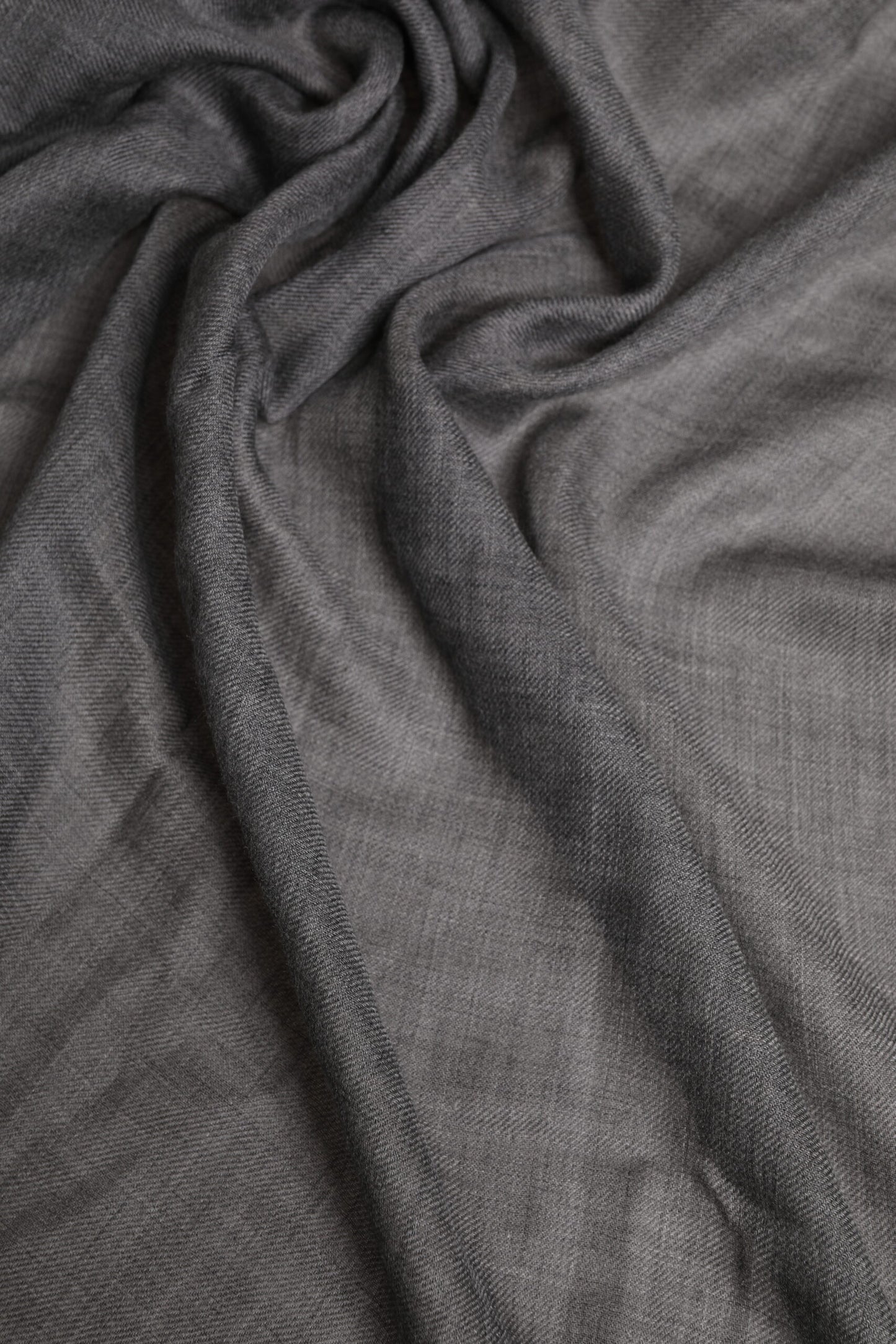 Dolce & Gabbana Grauer Logo-Print Halswärmer Wickelschal Halstuch