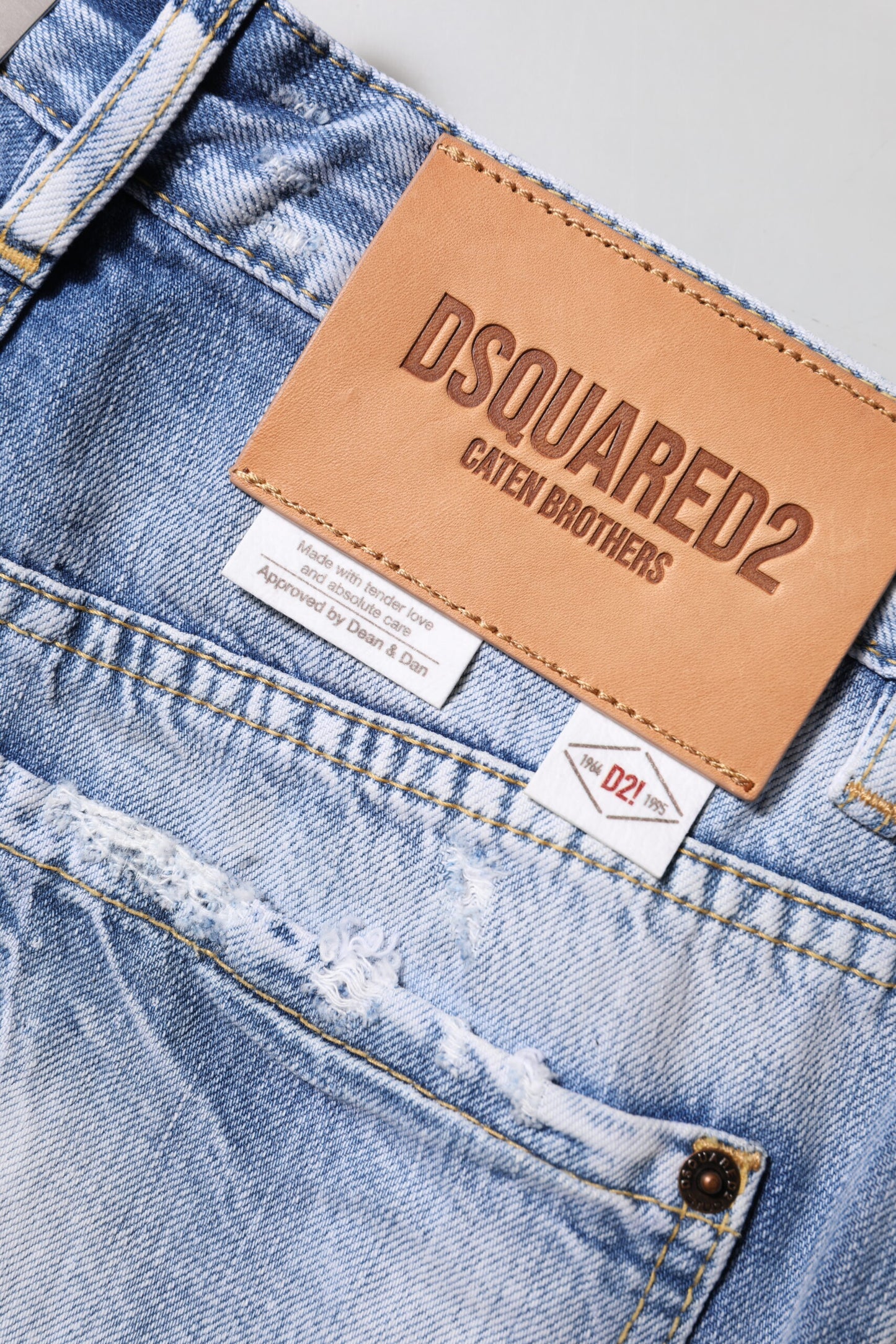 Dsquared² Blau gewaschene Jeans mit hoher Taille und weitem Bein