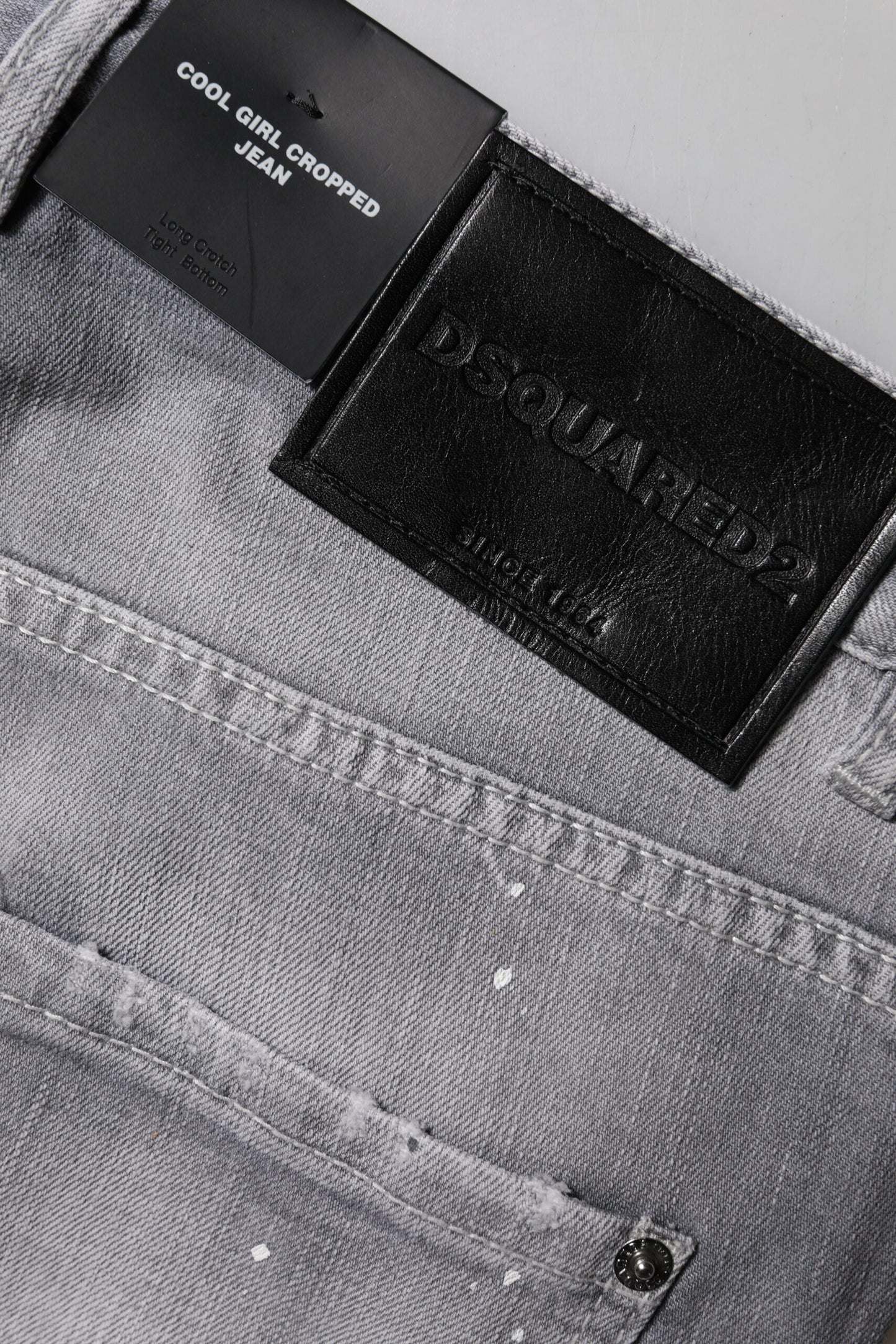 Dsquared² Graue verwaschene Jeans mit mittlerer Taille, konisch zulaufend