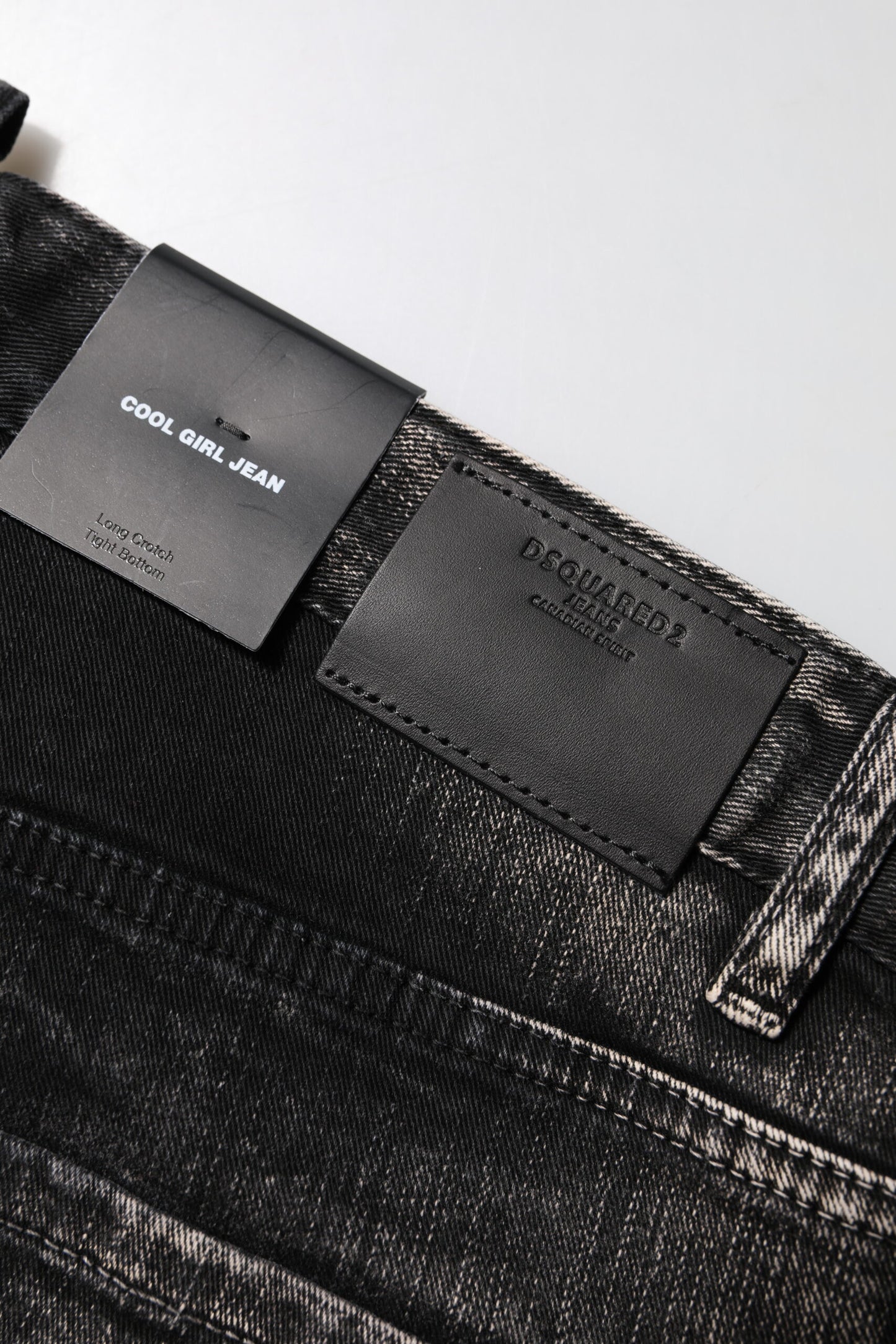 Dsquared² Schwarze verwaschene Denim-Jeans mit mittlerer Taille, konisch zulaufend