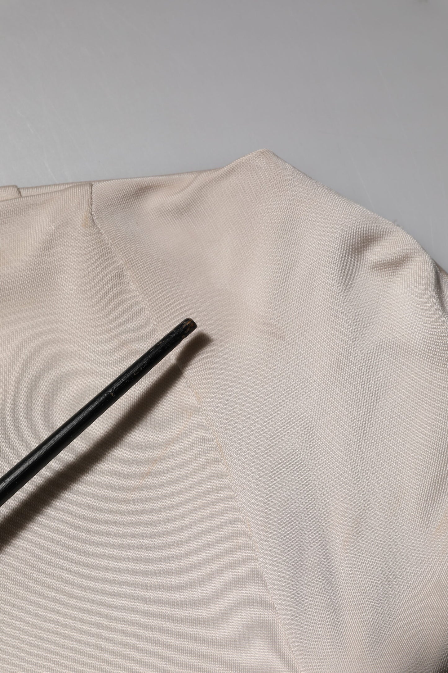 Roberto Cavalli Elfenbeinfarbenes Viskose-Etuikleid in Knielänge