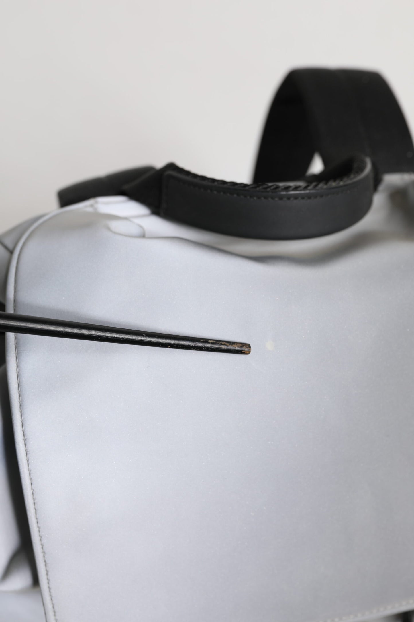 Dolce & Gabbana Grauer Palermo Reflektor Schnallen Kordelzug Rucksack Tasche