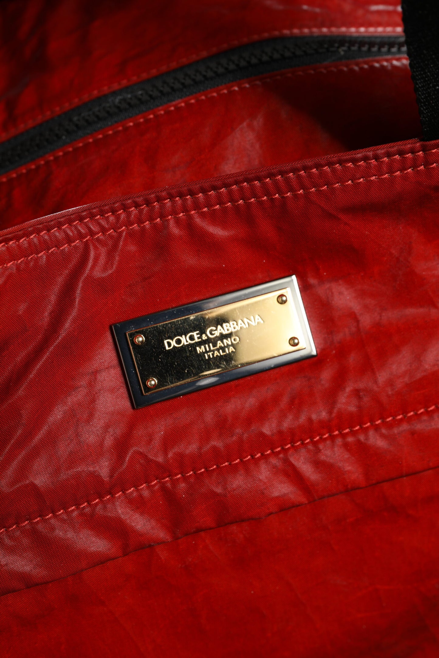 Dolce & Gabbana Rote Nylon Hand Schulter Duffel Reisetasche