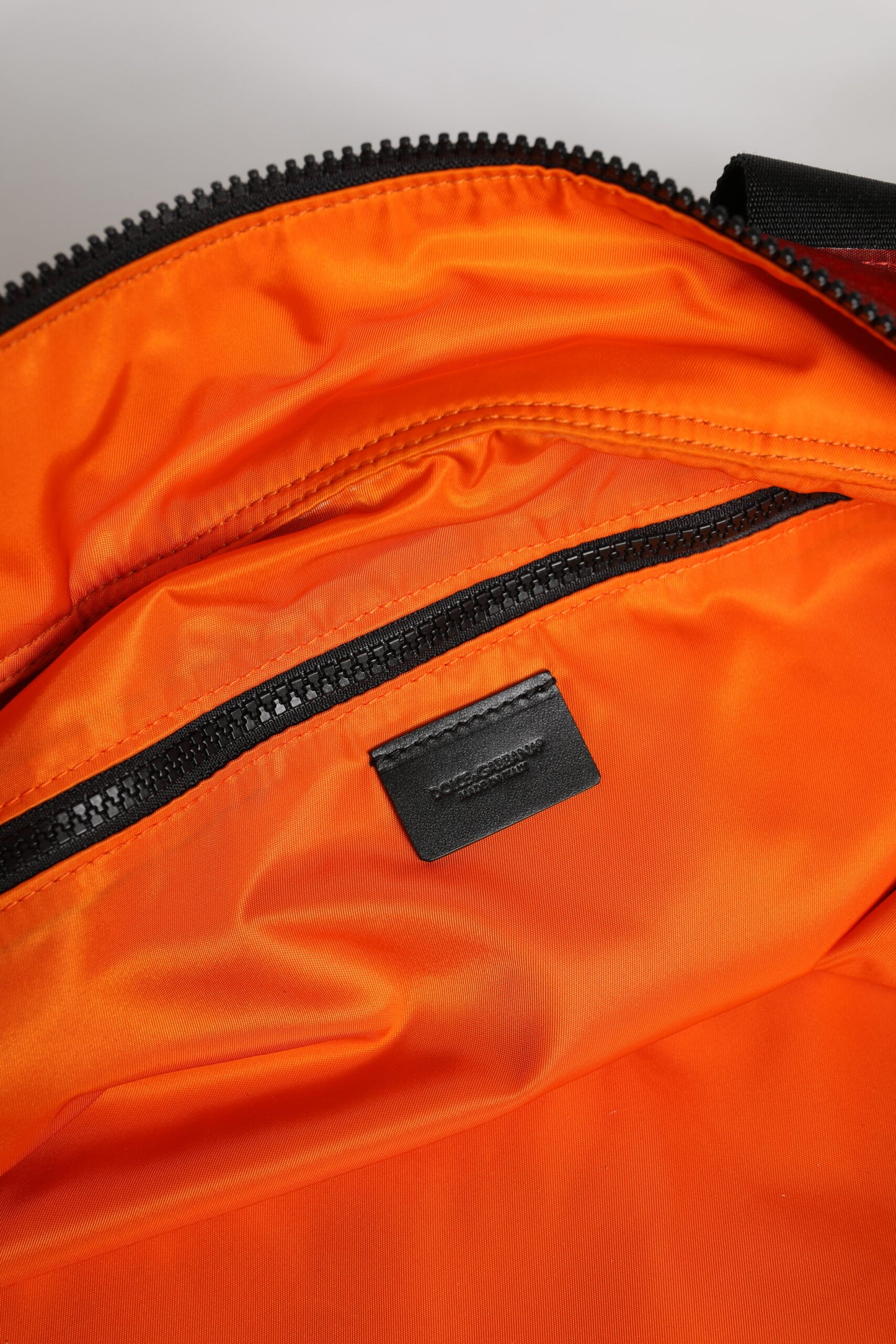 Dolce & Gabbana Rote Nylon Hand Schulter Duffel Reisetasche