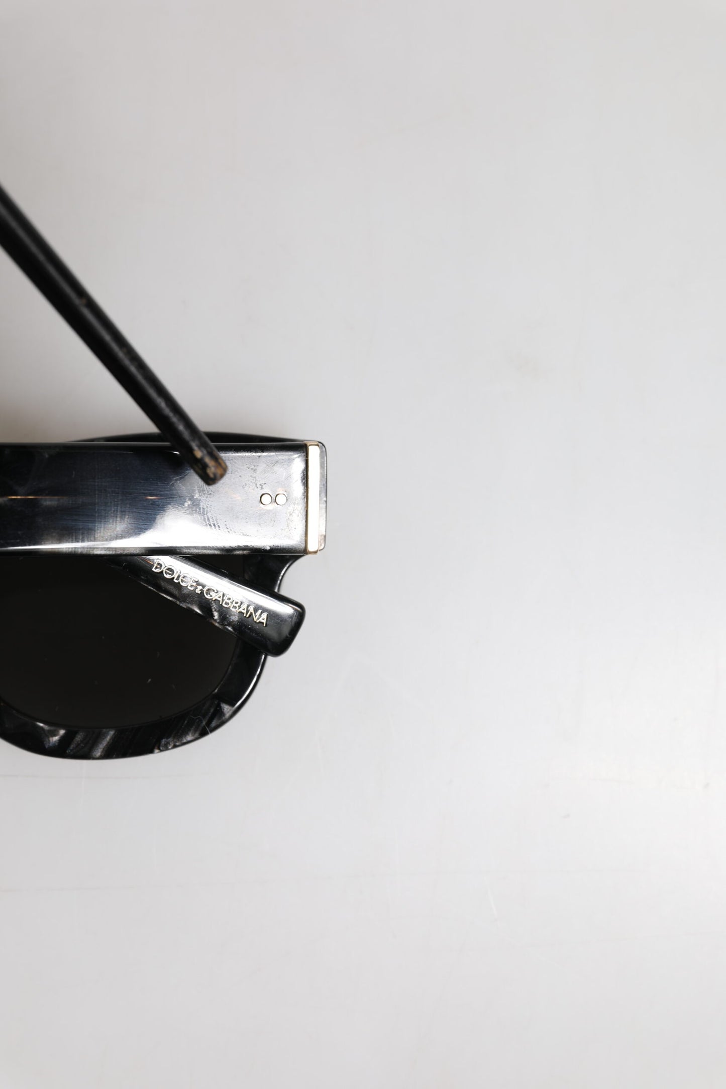 Dolce & Gabbana Perlweißes Acetatgestell Domenico Shade Sonnenbrille