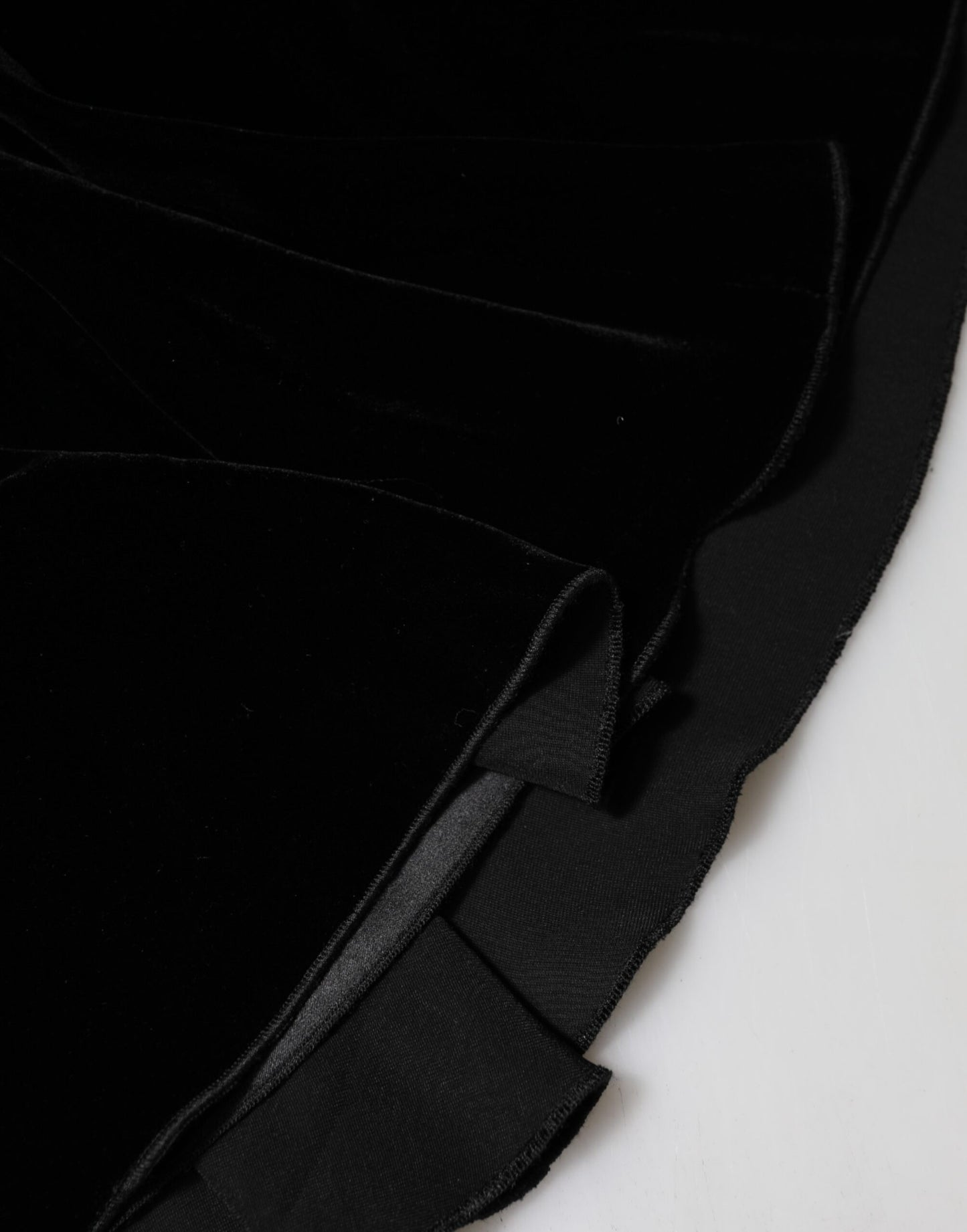 Dolce & Gabbana Schwarzer Midirock mit hoher Taille und ausgestellter Passform