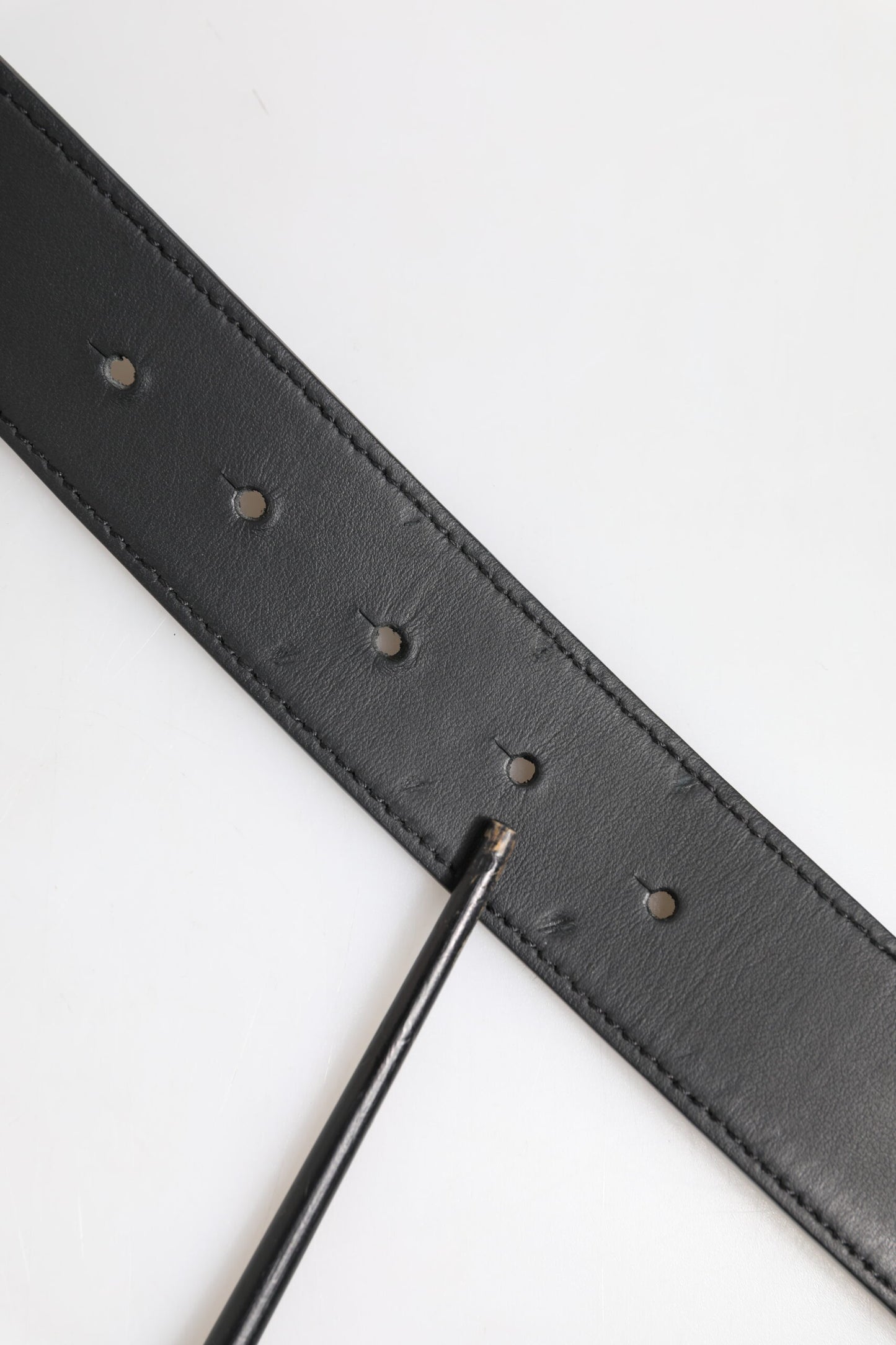 Dolce & Gabbana Schwarzer Leder-Gürtel mit klassischer Metall-Logo-Schnalle