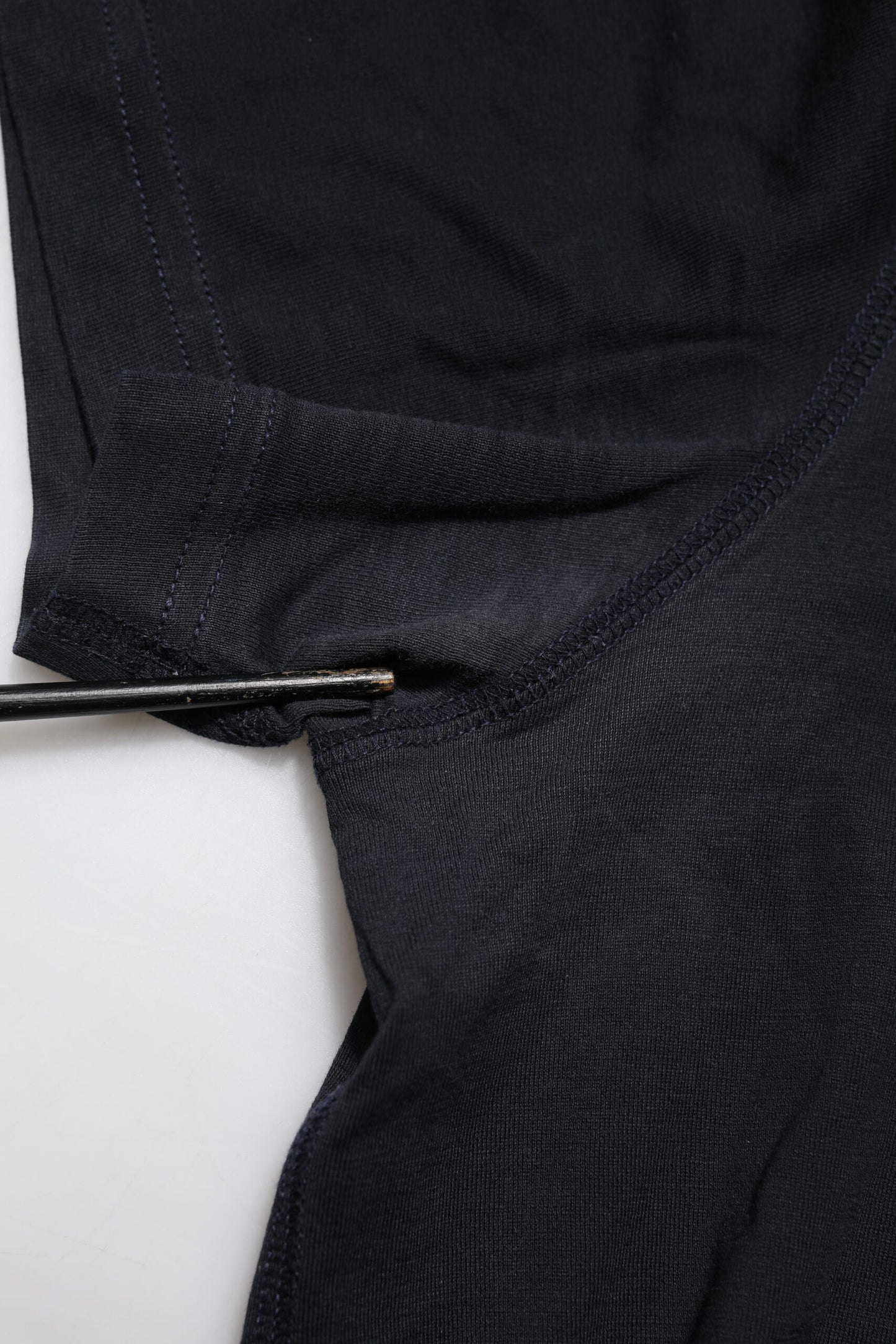 Dolce & Gabbana Dunkelblaues T-Shirt mit Logo-Plakette aus Baumwolle mit Rundhalsausschnitt