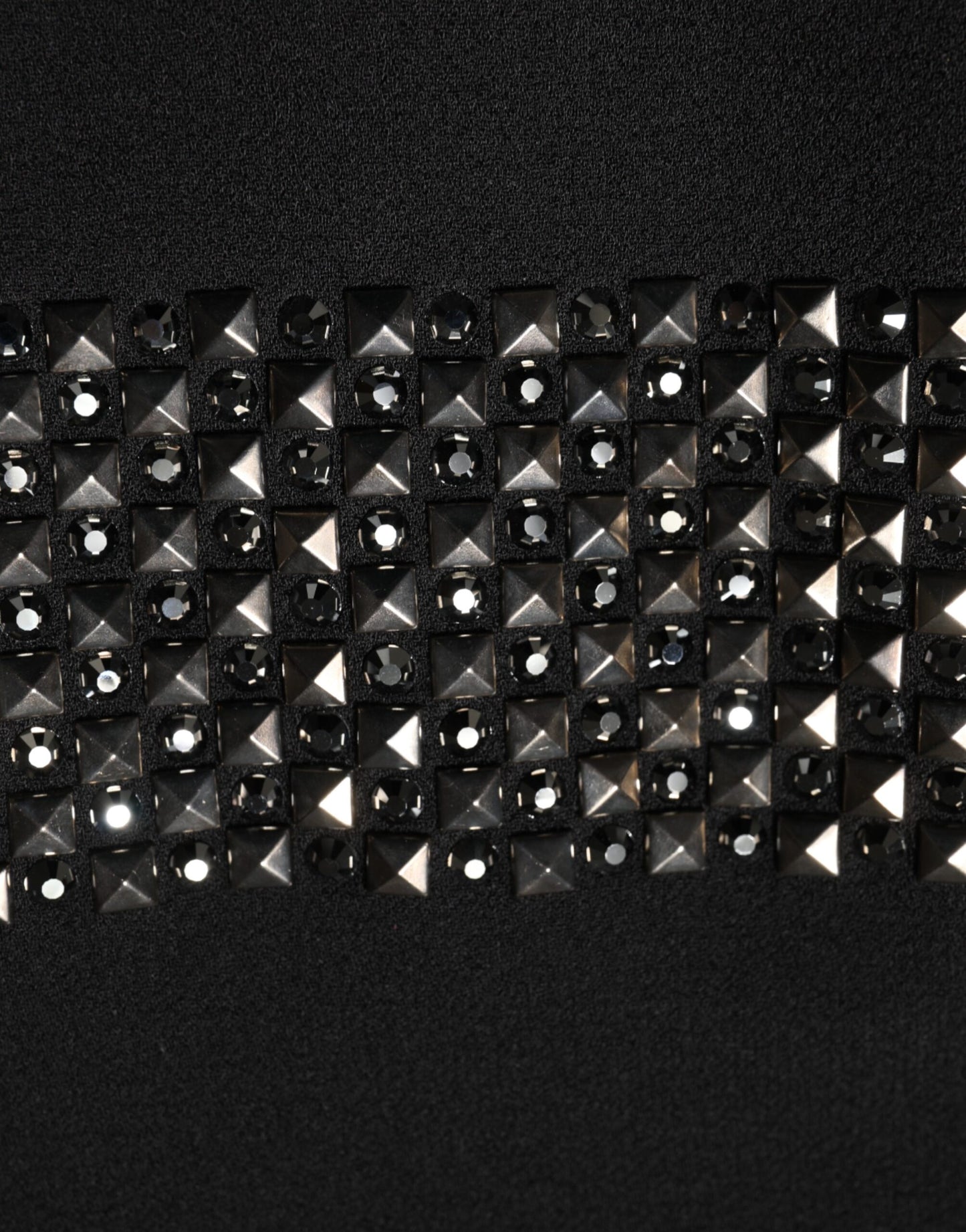 Dolce & Gabbana Schwarzes kristallverziertes Minikleid mit Kragen