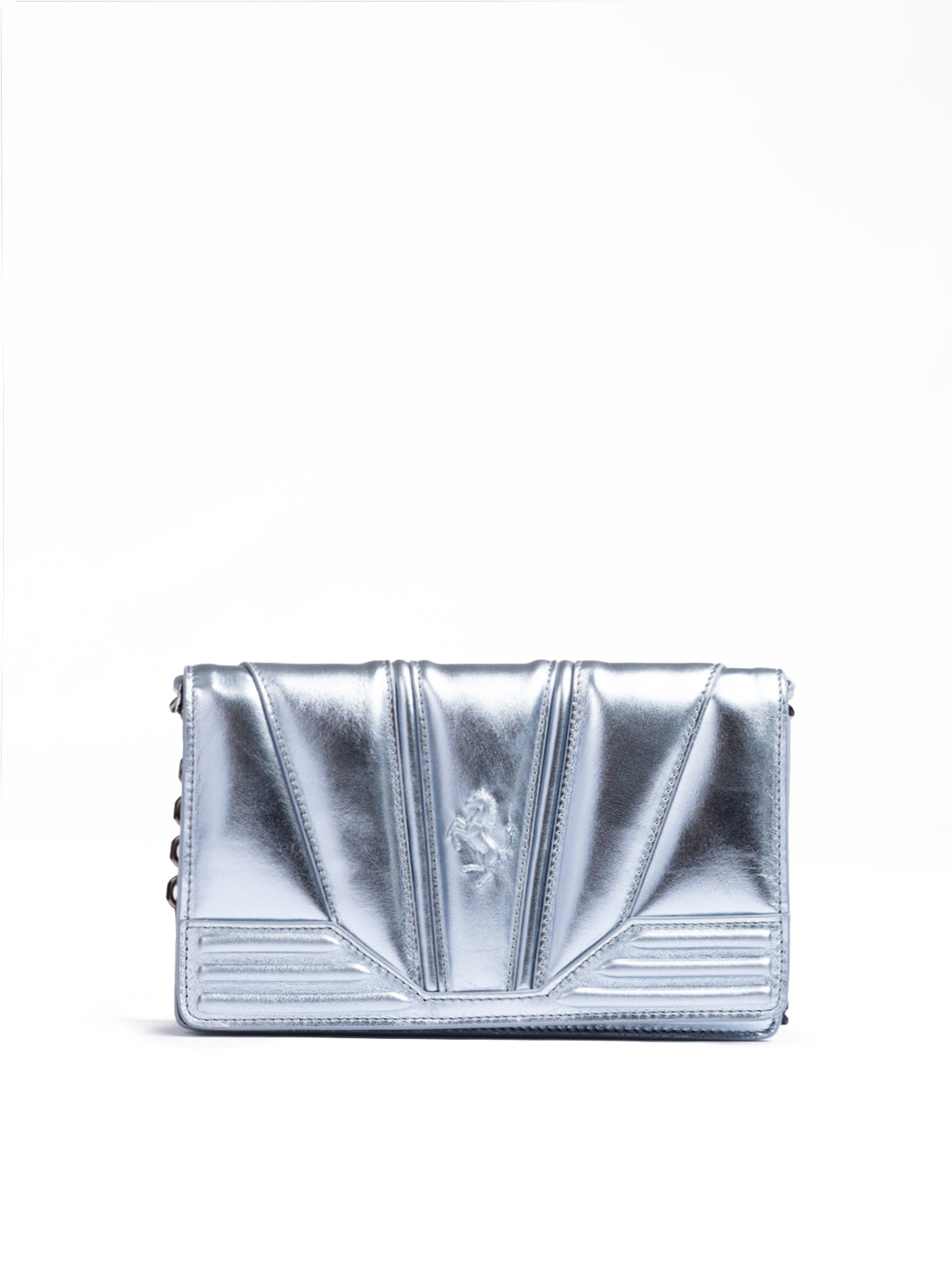 Ferrari Metalltasche aus hellblauem GT-Lackleder mit Kette