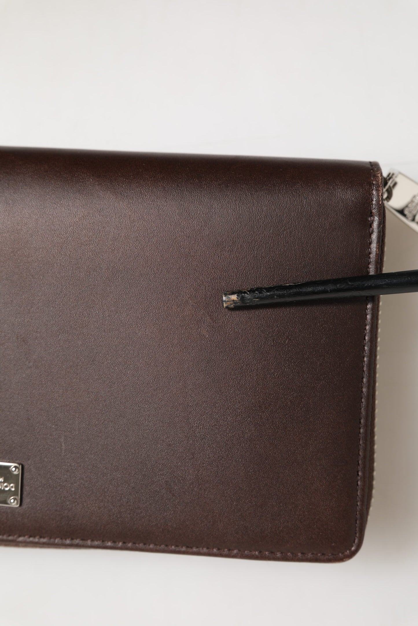 Dolce & Gabbana Braunes Kalbsleder Logo Zip Around Continental Brieftasche