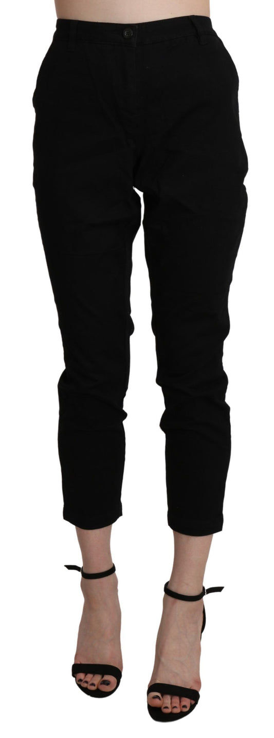 Acht Schwarze Caprihose aus Baumwolle mit hoher Taille und schmalem Schnitt