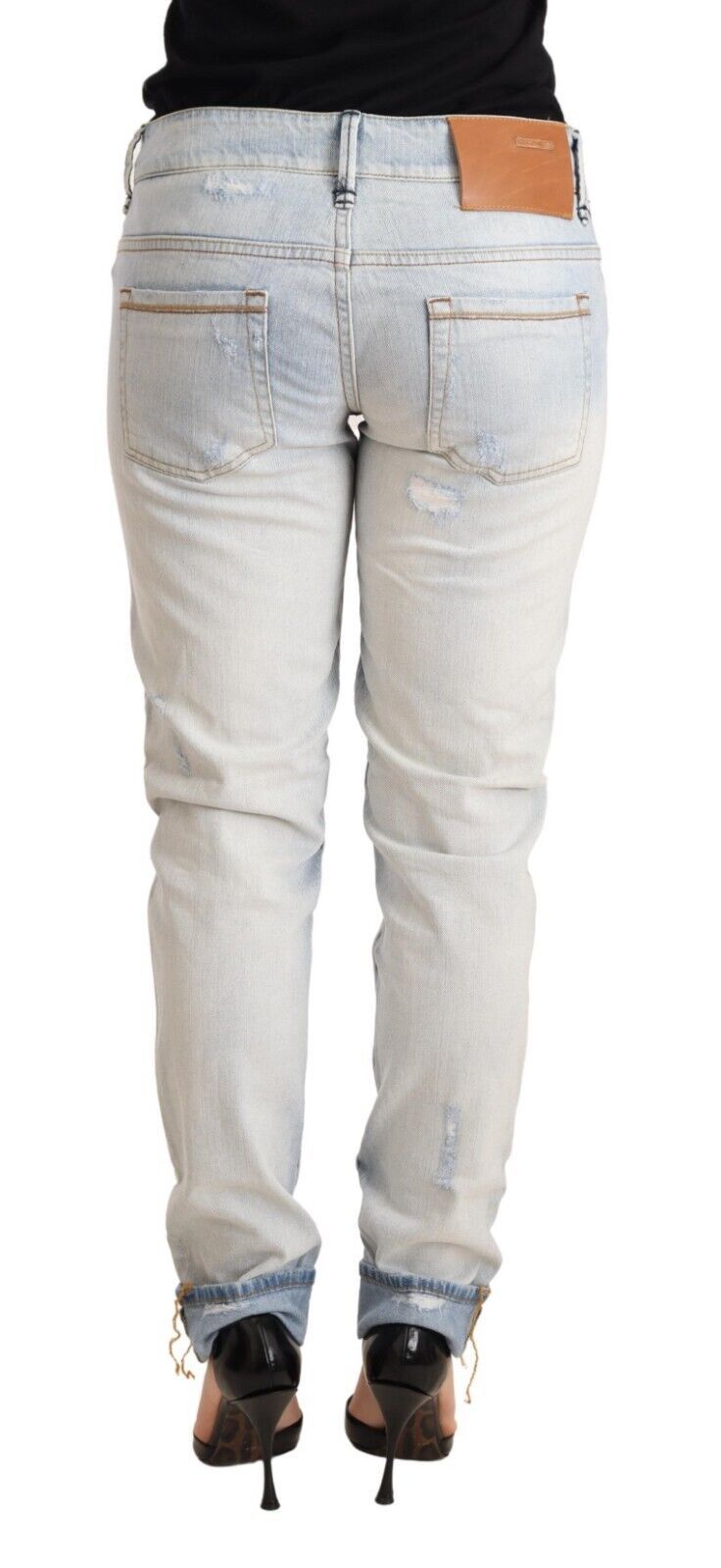 Acht Hellblaue Baumwoll-Denim-Hosenjeans mit gefaltetem Saum