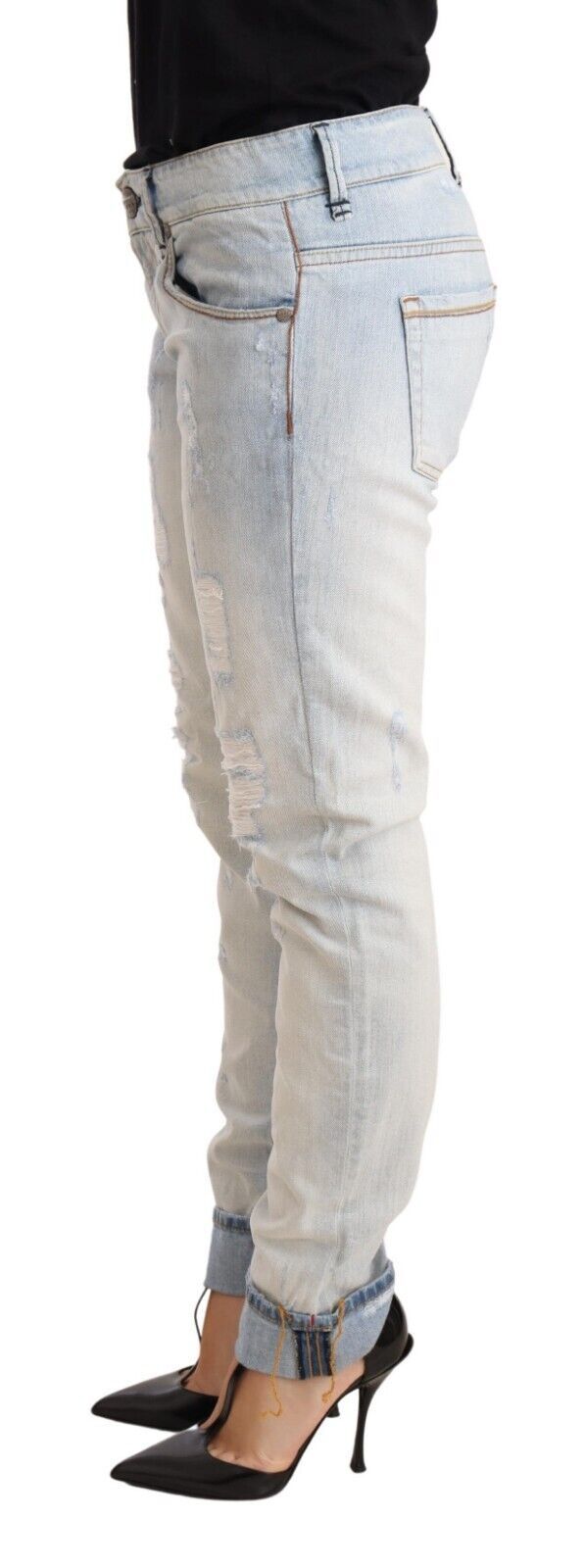 Acht Hellblaue Baumwoll-Denim-Hosenjeans mit gefaltetem Saum