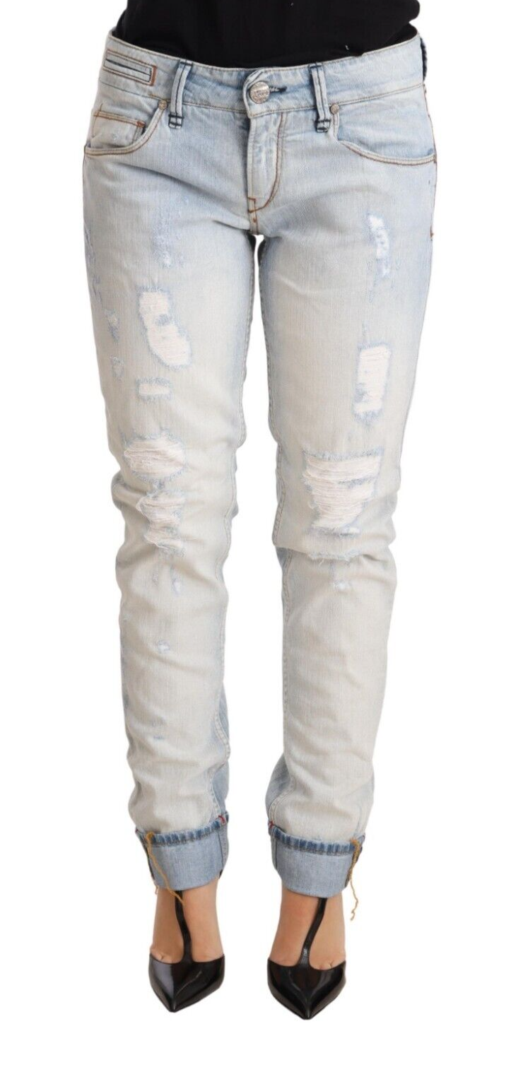 Acht Hellblaue Baumwoll-Denim-Hosenjeans mit gefaltetem Saum