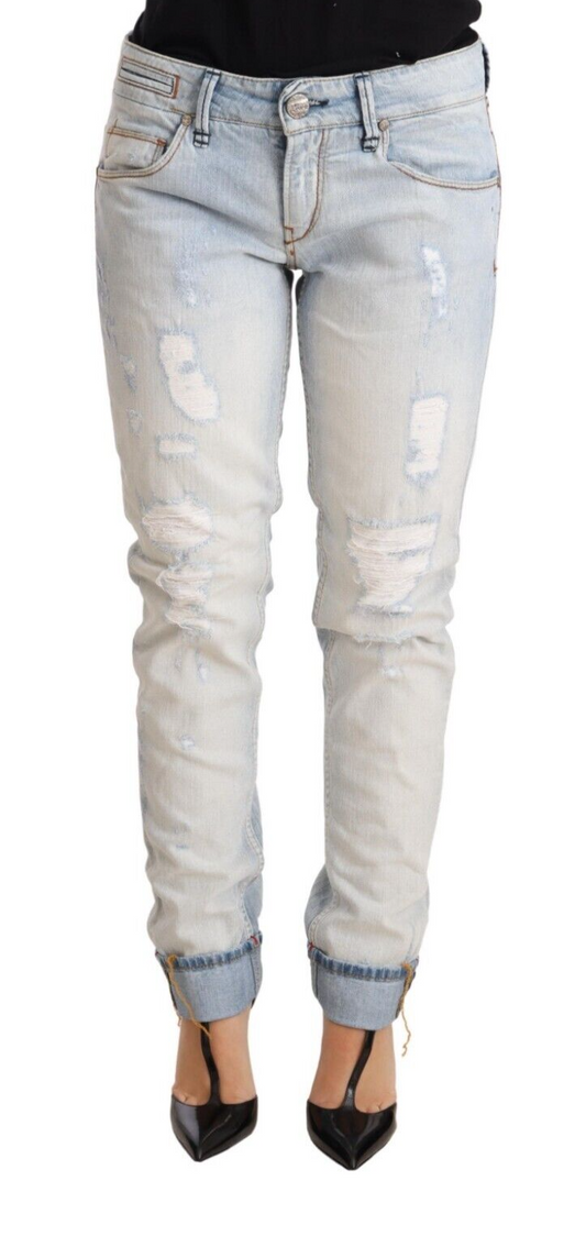 Acht Hellblaue Baumwoll-Denim-Hosenjeans mit gefaltetem Saum