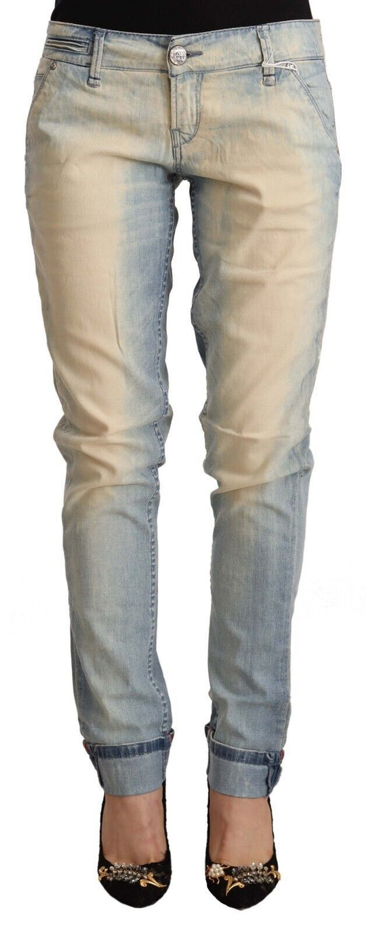 Acht Hellblaue Skinny Denim-Jeans aus gewaschener Baumwolle mit niedriger Taille
