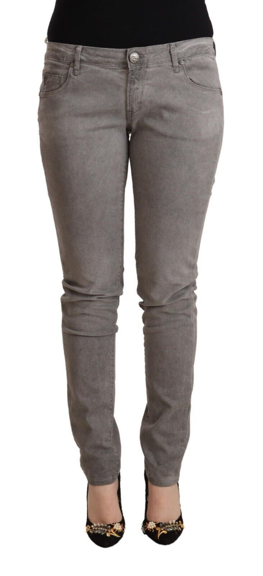 Acht Hellgraue Slim Fit Denim Jeans aus gewaschener Baumwolle