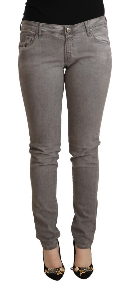 Acht Graue Baumwolljeans mit niedriger Taille und Push-up-Denim