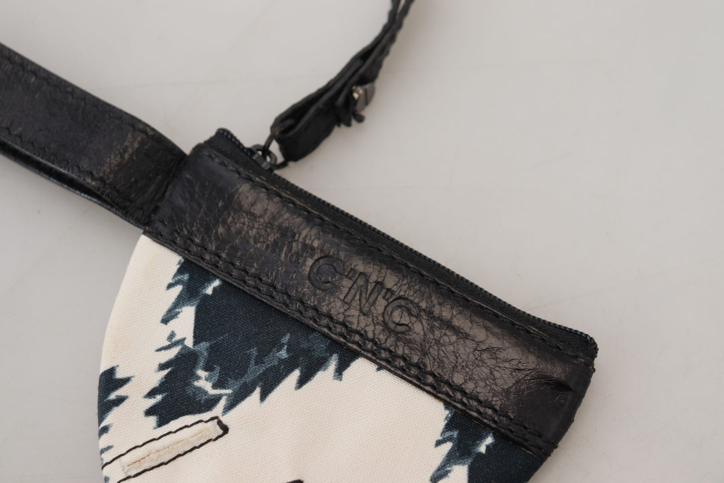 Costume National Weißes Echtleder Münzgeldbörse Riemen Brieftasche