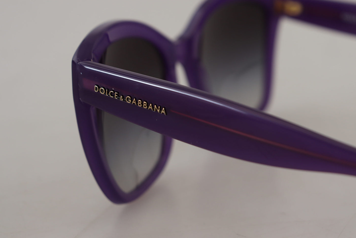Dolce & Gabbana Violette Acetat-Sonnenbrille mit vollem Rand DG4240