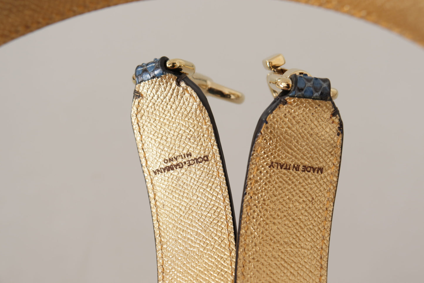 Dolce & Gabbana Blauer Schulterriemen aus exotischem Leder mit Kristallen