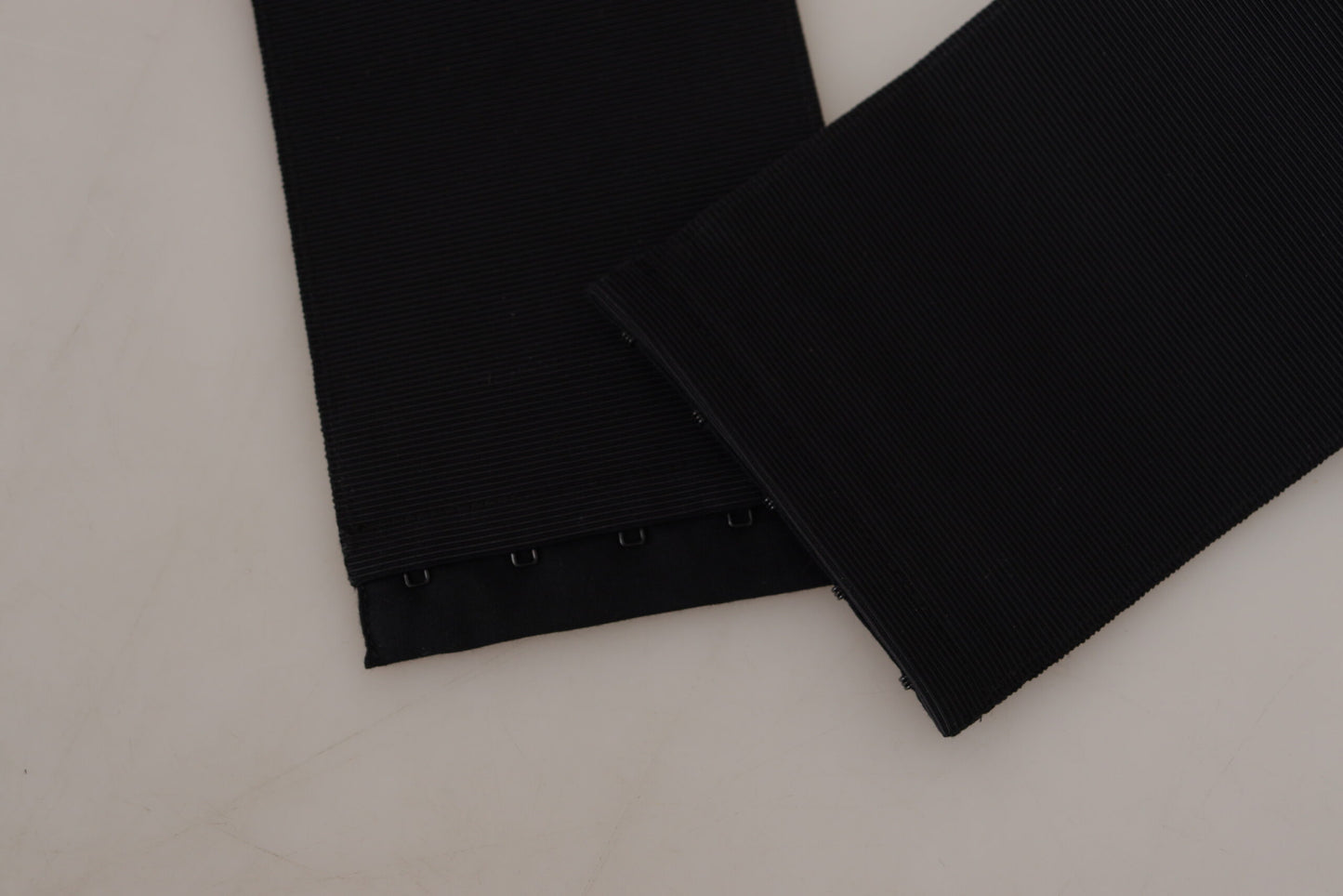 Dolce & Gabbana Schwarzer Seidengürtel mit Messingkristallen verziert