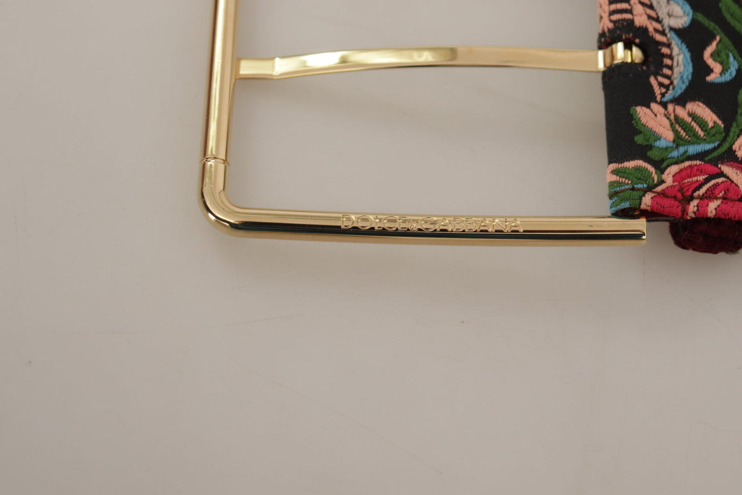 Dolce & Gabbana Roter bestickter Ledergürtel mit goldenem Logo und Metallschnalle